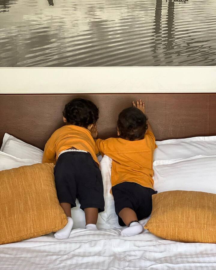 இவை வழக்கம் போல் பல லைக்ஸ்களை குவித்து வருகிறது.
