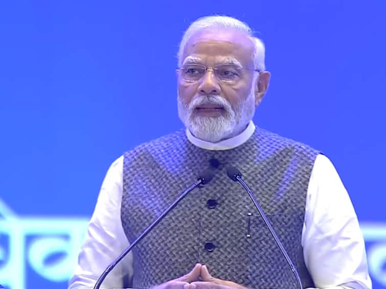 PM Modi Inaugurates Vibrant Gujarat Global Summit Exhibition 20 Year Ahmedabad 'Jo Bhi Dalali Mile, Usse Guzara Karte The': PM Modi Says Vibrant Gujarat Changed State's Image