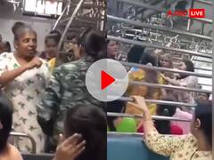मुंबई लोकल में छिड़ा 'थप्पड़ युद्ध', एक दूसरे की चोटी खींचती नजर आईं महिलाएं, सामने आया Video