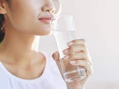 Health Tips: વધારે પાણી પીવાથી શરીરમાં અનહેલ્ધી કોલેસ્ટ્રોલ નથી વધતું, જાણો શું છે આ બંને વચ્ચે કનેક્શન?