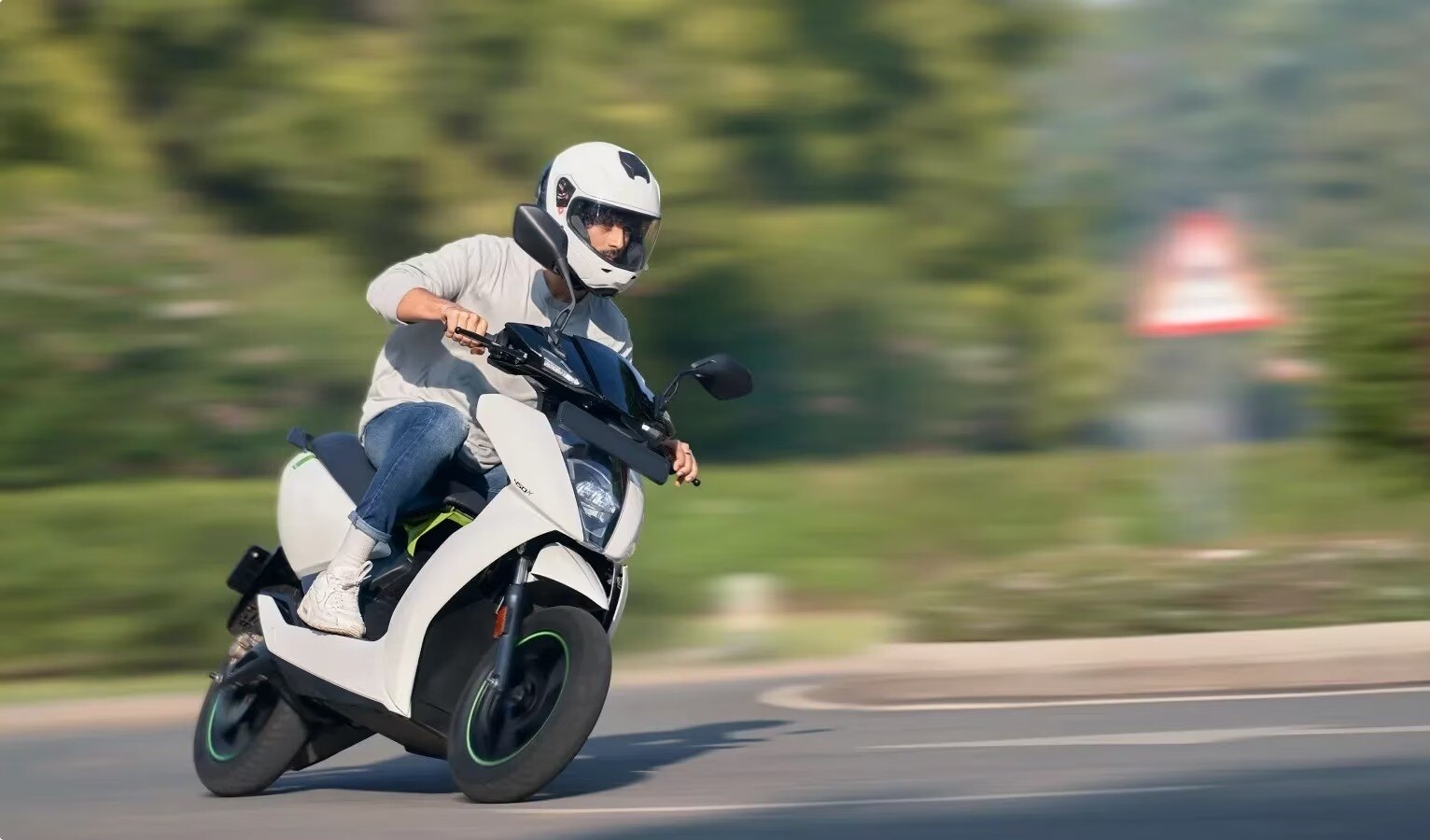 Electric Scooters: সেরা বৈশিষ্ট্যর সঙ্গে দারুণ পারফরম্য়ান্স,এগুলি দেশের ৫টি নতুন ইলেকট্রিক স্কুটার