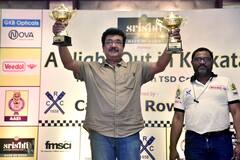 Car Rally: রাতের কলকাতায় অভিনব কার ব়্যালি, অংশ নিলেন মহিলা চালকরাও