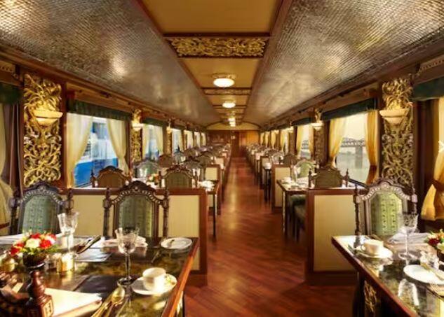 Most Expensive Trains in India: ਰੇਲਗੱਡੀ ਆਮ ਲੋਕਾਂ ਦੇ ਜੀਵਨ ਦਾ ਅਨਿੱਖੜਵਾਂ ਅਤੇ ਜ਼ਰੂਰੀ ਹਿੱਸਾ ਹੈ। ਭਾਰਤੀ ਰੇਲਵੇ ਅੱਜ ਵੀ ਆਮ ਲੋਕਾਂ ਲਈ ਸਸਤੀ ਯਾਤਰਾ ਦਾ ਸਭ ਤੋਂ ਵੱਡਾ ਸਾਧਨ ਹੈ, ਪਰ ਕੀ ਤੁਸੀਂ ਜਾਣਦੇ ਹੋ ਕਿ ਇਹ ਰੇਲਵੇ ਕਈ ਅਜਿਹੀਆਂ ਟਰੇਨਾਂ ਵੀ ਚਲਾਉਂਦਾ ਹੈ, ਜਿਨ੍ਹਾਂ ਦਾ ਕਿਰਾਇਆ ਲੱਖਾਂ ਵਿੱਚ ਹੈ।
