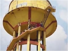 भरतपुर: REET भर्ती प्रक्रिया में MBC वर्ग के लिए 372 पद की मांग, टंकी पर चढ़े अभ्यर्थी
