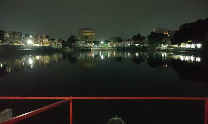 30 सितंबर से 14 अक्टूबर तक चलने वाले पितृपक्ष को लेकर वाराणसी के पिशाच मोचन में तैयारियां पूरी की जा रही है. इस दौरान लाखों श्रद्धालु अपने पितरों के तर्पण और श्राद्ध के लिए यहां पर आते हैं.