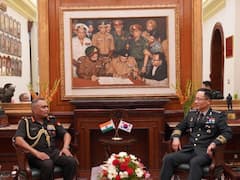 South Korean Chief Of Staff Park Jeong-Hwan Receives Guard Of Honour During His Visit To India. IN PICS