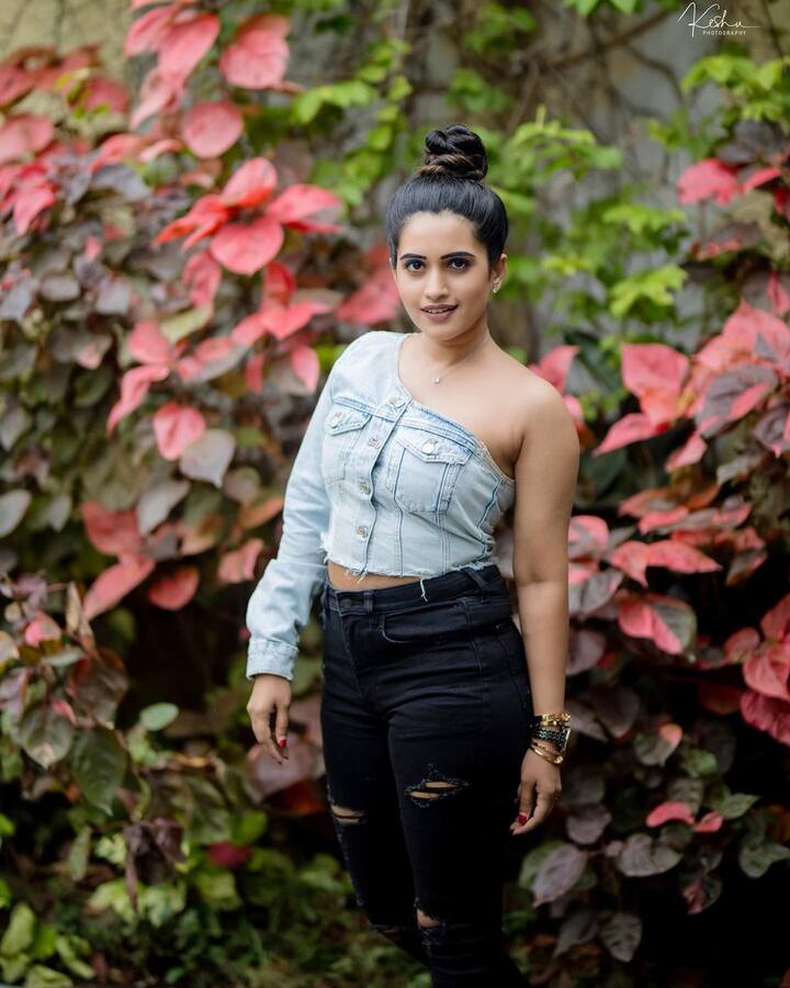 స్రవంతి చొక్కారపు అందమైన ఫోటోలు -Image credit: Sravanthi Chokarapu/Instagram