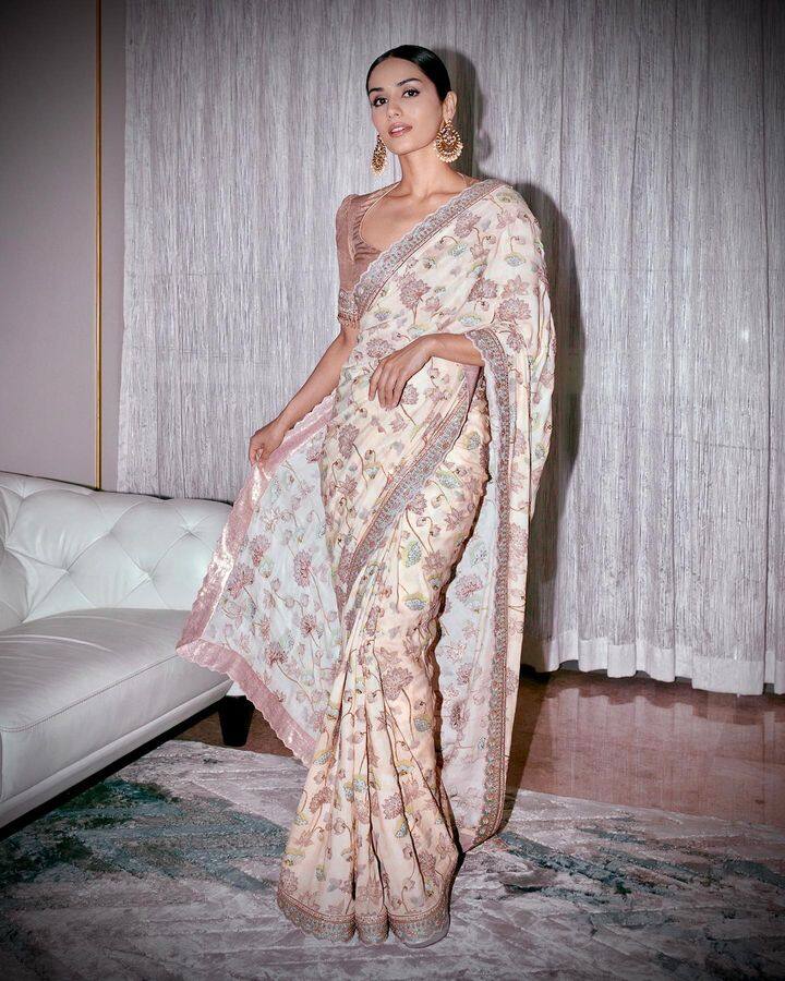 तिच्या स्टाईलने जगभरातील लोकांना भुरळ घातली आहे. मानुषीची एक झलक पाहण्यासाठी चाहते आतुर झाले आहेत.