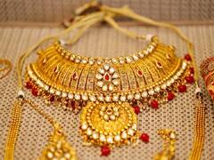 Gold Buying: केवल ज्वैलरी ही नहीं इन 5 तरीकों से भी कर सकते हैं सोने की खरीदारी, यहां जानें फायदे की बात