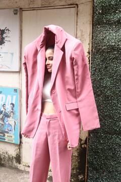 Uorfi Javed ने पहना हाइट बढाने वाला आउटफिट! शिल्पा शेट्टी के पति को लेकर बोल दी ये बात