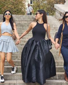 Mouni Roy Photos: ફ્રાન્સમાં વેકેશન એન્જોય કરી રહી છે મૌની રોય, જુઓ સુંદર તસવીરો