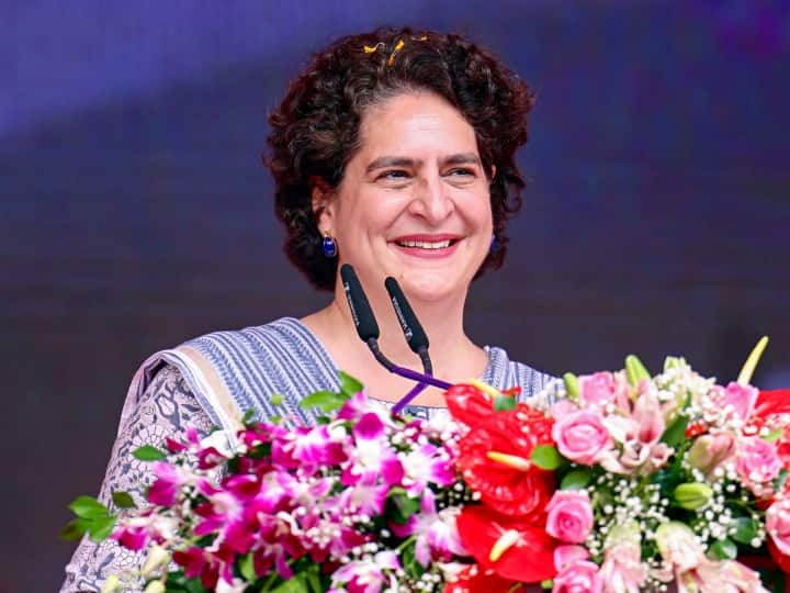 Lok Sabha Elections 2024 in India Will Priyanka Gandhi contest elections from Phulpur seat Prayagraj Congress leaders Demanded through posters ANN Lok Sabha Elections 2024: फूलपुर सीट से लोकसभा चुनाव लड़ेंगी प्रियंका गांधी? प्रयागराज में कांग्रेस नेताओं ने पोस्टर जारी कर की मांग