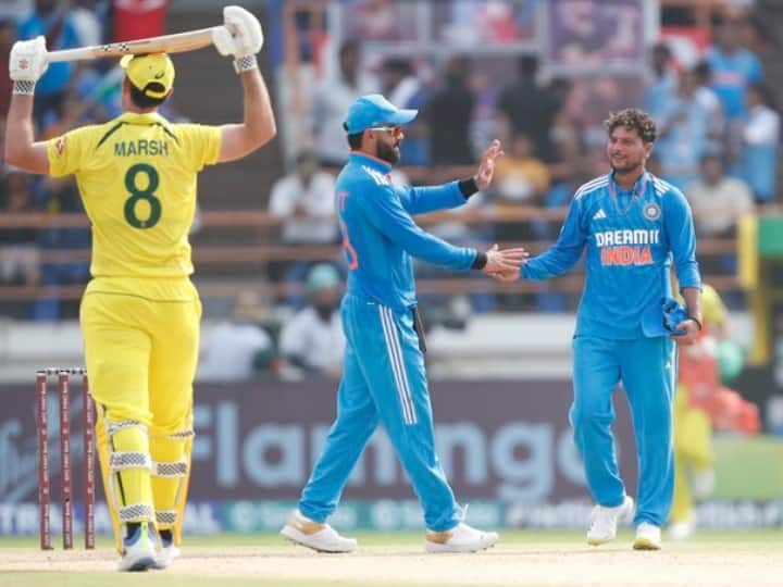 Kuldeep Yadav Out Mitchell Marsh IND vs AUS 3rd ODI Rajkot Latest Sports News IND vs AUS: मिचेल मार्श शतक से चूके, कुलदीप यादव ने ऑस्ट्रेलियाई ऑलराउंडर को ऐसे अपने जाल में फंसाया