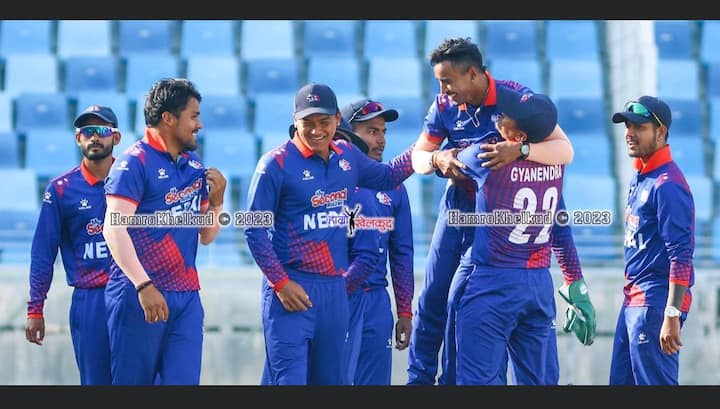 இதில் டாஸ் வென்ற மங்கோலியா அணி பந்துவீச்சை தேர்வு செய்தது. இதனையடுத்து களத்தில் இறங்கிய நேபாள அணியின் தொடக்க வீரர்களான குஷல்(19) மற்றும் ஆஷிப்(16) ரன்களில் அடுத்தடுத்து தங்களின் விக்கெட்டுகளை பறிகொடுத்தனர்.