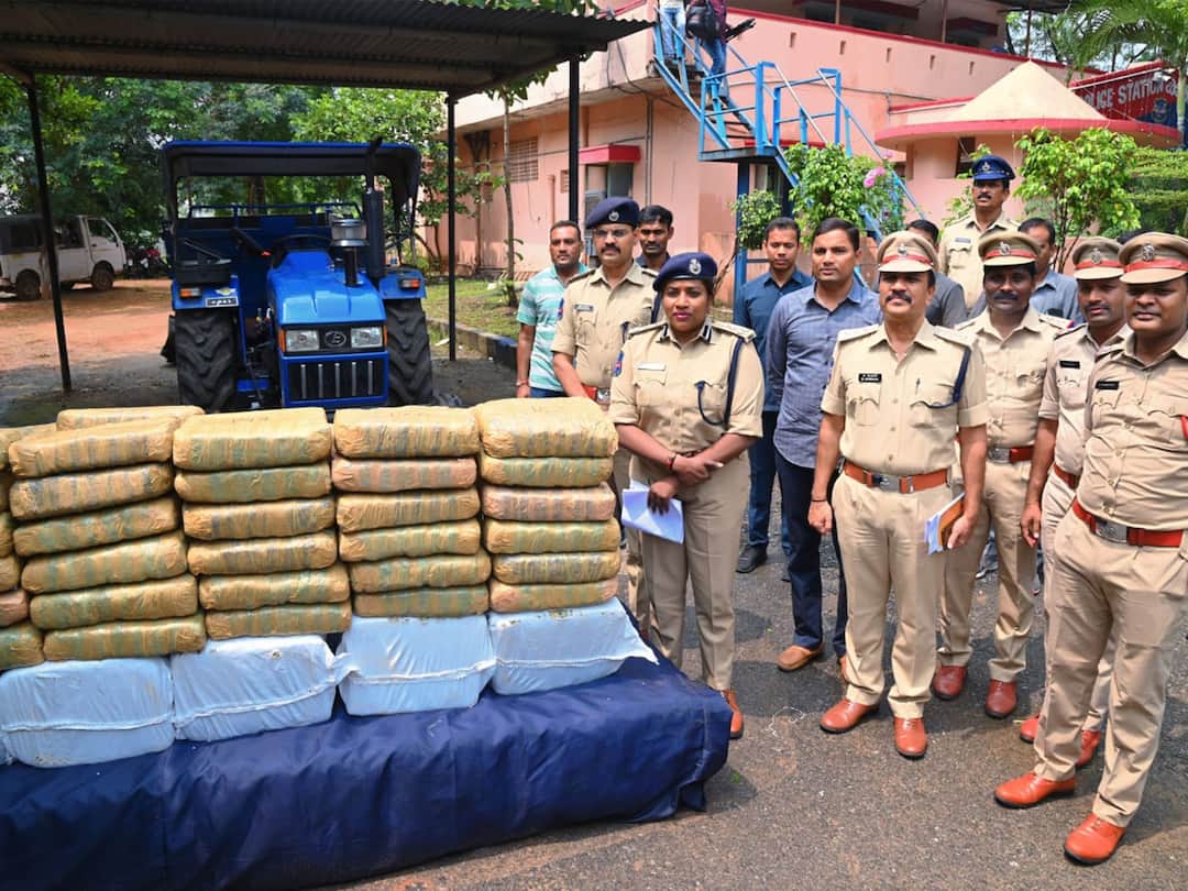 Shrirampur Police Caught Ganja Smuggling Gang Shrirampur Police: పుష్ప సినిమా స్టైల్లో గంజాయి స్మగ్లింగ్- ఎలా చేశారో తెలిస్తే షాక్