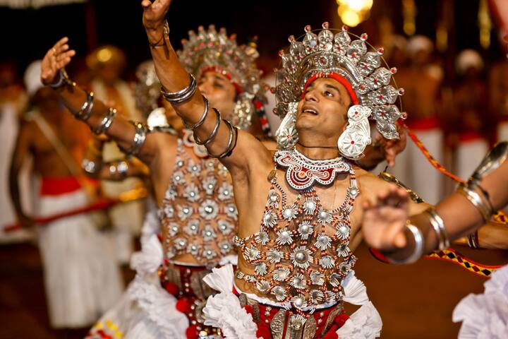 સામાન્ય પર્યટકથી લઈને વૈભવી પ્રવાસ ખેડનારા લોકોથી લઈને વણખેડાયેલા સ્થળોની ખોજમાં નિકળતા એડવેન્ચર ટુરિસ્ટ હોય આ તમામ લોકોને આકર્ષિત કરવા માટે શ્રીલંકા ટૂરિઝમ ટુરિઝમ પ્રોડક્ટ્સ અને ઈવન્ટ્સના વ્યાપને વિસ્તૃત કરવા માટે કટિબદ્ધ છે.
