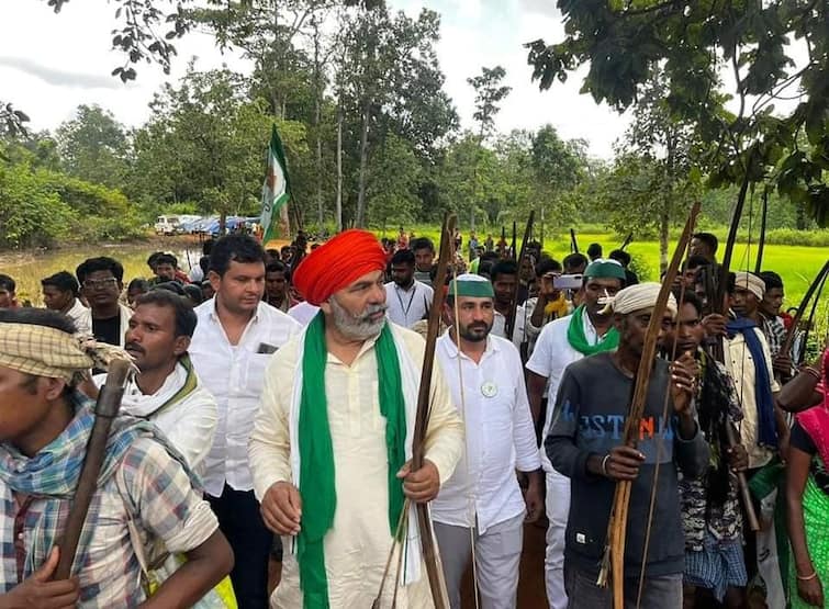 Chhattisgarh News Farmer leader Rakesh Tikait reached Naxalgarh, police stopped him from knowing the encounter place Tadmetla ann Chhattisgarh News: नक्सलगढ़ पहुंचे किसान नेता राकेश टिकैत, ताड़मेटला जाने से पुलिस ने रोका