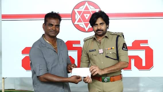 StuntMan Badri Donation janasena : పవన్ కళ్యాణ్ కు విరాళం అందించిన స్టంట్ మ్యాన్ బద్రి | ABP Desam