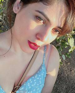 Sherin Shringar Photos : பாரிஸின் டிஸ்னிலேண்டில் வலம் வரும் நடிகை ஷெரின்!