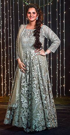 Sania Mirza के इस Outfit ने सबका Attention अपनी ओर खींचा ENT LIVE