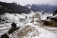 Mini Switzerland : भारतातील 'मिनी स्वित्झर्लंड', इथे वर्षभर बर्फात खेळण्याचा आनंद घ्या...