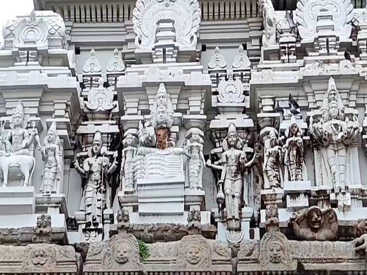 The statue of Brahma Deva in the gopuram in the Annamalaiyar temple is broken TNN Thiruvannamalai: அண்ணாமலையார் கோவில் கோபுர பிரம்மதேவன் சிலை உடைந்து விழுந்தது - பக்தர்கள் சோகம்