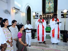 ఫోటోలు: రాజమండ్రి సెయింట్ లూథరన్ చర్చిలో భువనేశ్వరి, బ్రహ్మణి ప్రార్థనలు