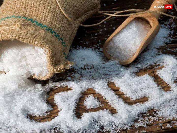 अनंत चतुर्दशी का व्रत करने वालों को इस दिन नमक का सेवन नहीं करना चाहिए. इससे नकारात्मकता ऊर्जा आती है. इसे साथ ही प्याज, लहसून से युक्त भोजन भी न खाएं. एक समय ही भोजन करें.