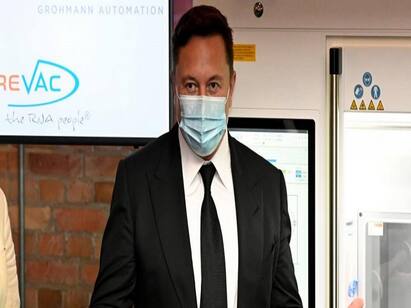 Elon Musk says Covid 19 Corona shot almost landed him in hospital தடுப்பூசி செலுத்தி கொண்டதால் மருத்துவமனைக்கு செல்ல வேண்டிய சூழல் ஏற்பட்டது எலான் மஸ்க் உளறல்