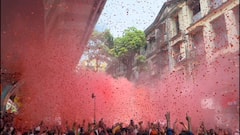 Aadesh Bandekar : मुंबईचा राजा.. गणेश गल्ली मिरवणूक वादनात आदेश बांदेकर दंग; पाहा फोटो