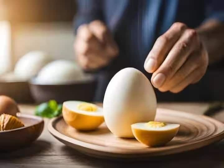 Health Tips bad food combination with eggs avoid it marathi news Health Tips : अंड्याबरोबर काय खावं आणि काय खाऊ नये? वेळीच जाणून घ्या, अन्यथा...