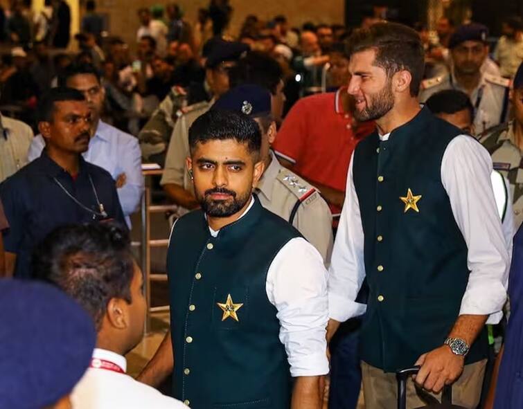 World Cup 2023: Pakistani team reached India for the World Cup, see how it was welcomed in the video World Cup 2023: વર્લ્ડ કપ માટે પાકિસ્તાની ટીમ પહોંચી ભારત, Videoમાં જુઓ કેવી રીતે સ્વાગત કરવામાં આવ્યું