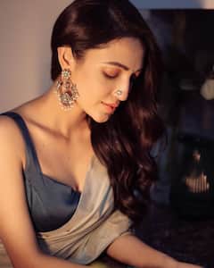 Neha Shetty Photos: రాధిక చీర కడితే ఆ లుక్కే వేరప్పా!