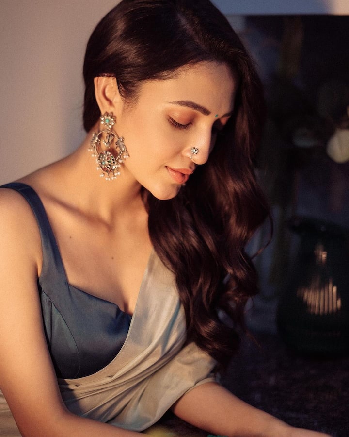 తాజాగా బెదురులంక 2012 సినిమాతో వచ్చి సక్సెస్ అందుకుంది...ఇంకా రూల్స్ రంజన్ , గ్యాంగ్స్ ఆఫ్ గోదావరి సినిమాల్లో నటిస్తోంది