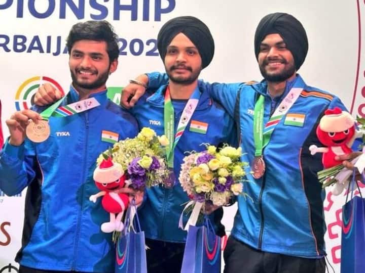 Sarabjot Singh Shiva Narwal Arjun Singh Cheema win gold in 10 metre Air Pistol Men's team Asian Games 2023: शूटिंग में भारत को मिला एक और गोल्ड, सरबजोत, अर्जुन और शिवा का कमाल
