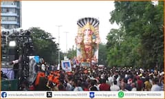 Hyderabad Ganesh Immersion: వైభవంగా ఖైరతాబాద్‌ గణనాథుడి శోభాయాత్ర- సాగనంపుతున్న వేల మంది భక్తులు
