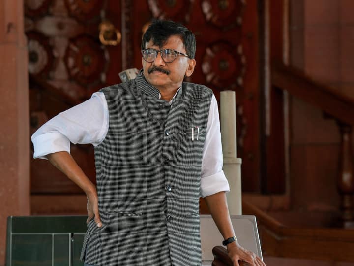 Mulund Viral Video Marathi women refused to get house Uddhav Thackeray MP Sanjay Raut target CM Eknath Shinde Maharashtra News: '...वे बेनकाब हो गए', मुलुंड में मराठी महिला के साथ हुई घटना पर संजय राउत ने महाराष्ट्र सरकार को घेरा