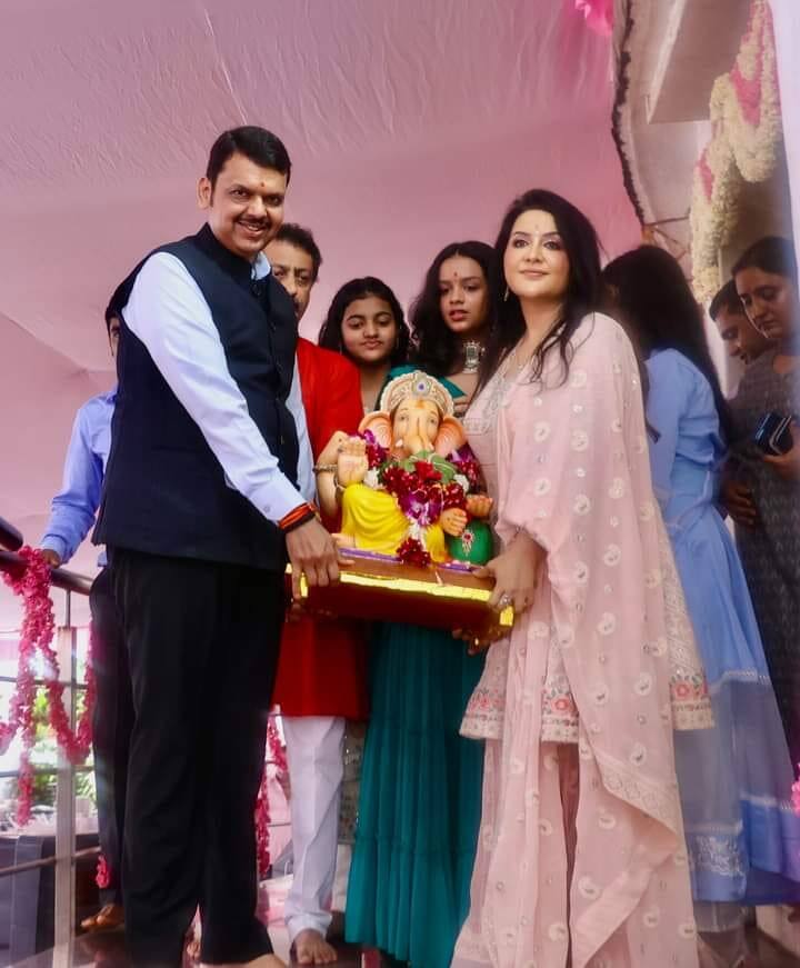 आज अनंत चतुर्दशी निमित्त सागर बंगल्यावरी बाप्पांचं आज विसर्जन करण्यात आले.