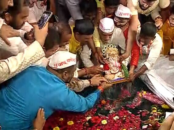 Pune : 'दगडूशेठ'चे विसर्जन यंदा अनंत चतुर्दशीच्या दिवशीच पार; यापुढेही वेळेत विसर्जन करण्याची परंपरा कायम ठेवण्याचा निर्धार