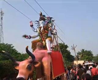 Anand: ખંભાતમાં ગણપતિ વિસર્જન દરમિયાન પ્રતિમા તારને અડી જતા 5 લોકોને લાગ્યો કરંટ, 2ના મોત, 3 ગંભીર