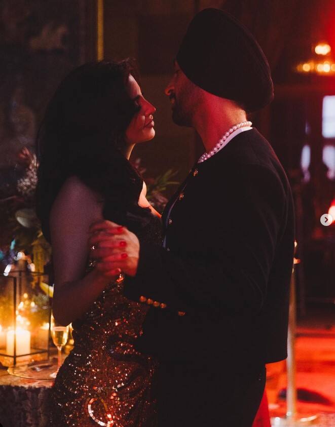 ਦੱਸ ਦੇਈਏ ਕਿ ਦਿਲਜੀਤ ਦੋਸਾਂਝ ਦੀ ਘੋਸਟ 29 ਸਤੰਬਰ ਯਾਨਿ ਕੱਲ੍ਹ ਰਿਲੀਜ਼ ਹੋਣ ਜਾ ਰਹੀ ਹੈ। ਜਿਸਦਾ ਪ੍ਰਸ਼ੰਸਕਾਂ ਨੂੰ ਵੀ ਬੇਸਬਰੀ ਨਾਲ ਇੰਤਜ਼ਾਰ ਹੈ। ਇਸ ਵਿੱਚ ਕਰੀਬ 21 ਗਾਣੇ ਹਨ। ਜਿਨ੍ਹਾਂ ਦੀ ਲਿਸਟ ਗਾਇਕ ਵੱਲੋਂ ਪਹਿਲਾਂ ਹੀ ਸ਼ੇਅਰ ਕੀਤੀ ਜਾ ਚੁੱਕੀ ਹੈ।