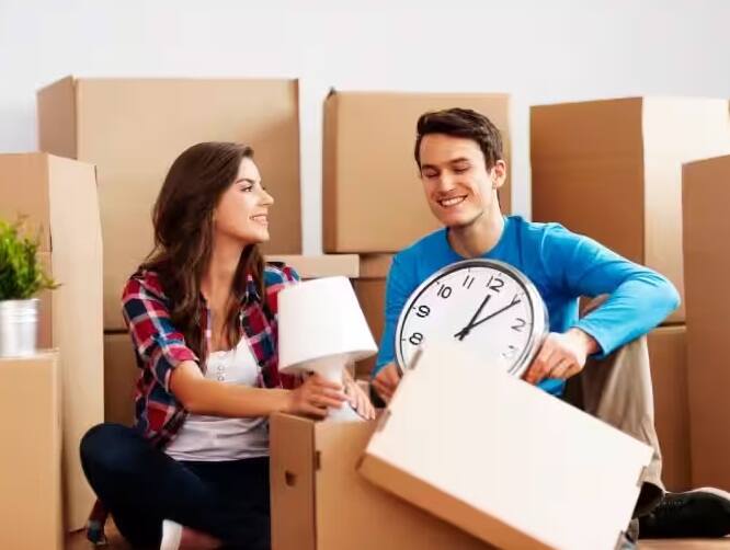 જો તમે પણ કોઈ મોટા શહેરમાં ઘર ખરીદવા જઈ રહ્યા છો, તો તમારે કેટલીક બાબતોનું ધ્યાન રાખવું જોઇએ. જેથી તમને પછીથી નાણાકીય સમસ્યાઓનો સામનો ન કરવો પડે.