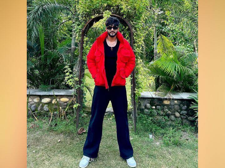 इस लिस्ट में अभिषेक मल्हान का नाम भी सामने आ रहा है. बिग बॉस ओटीटी 2 में जलवा बिखरने वाले फुकरा इंसान का नाम भी शामिल है.