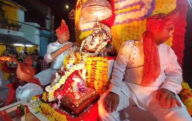 जालन्यात मानाच्या नवयुवक गणपतीच्या मिरवणुकीला सुरुवात