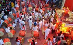 jalna : जालन्यात गणपती मिरवणुकीचा उत्साह! ड्रोननं घेतली ढोल ताशा पथकाची सुंदर दृश्य