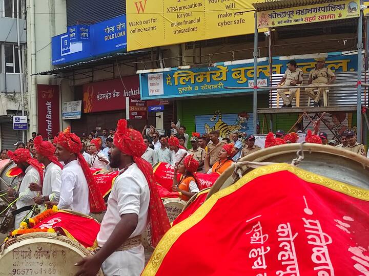 कोल्हापुरातील तालमींचे विसर्जन मिरवणुकीत नेहमीच आकर्षण राहिले आहे. त्यामुळे शहरातील सर्वच तालीम मंडळांकडून विसर्जन मिरवणुकीसाठी विशेष तयारी केली आहे.