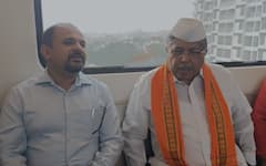 Pune ganeshotsav 2023 : आधी मेट्रो अन् नंतर दुचाकी,  मिरवणुकीला पोहचण्यासाठी चंद्रकांत पाटलांचा सुसाट प्रवास