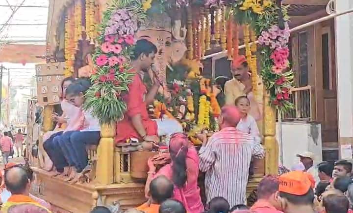 नंदुरबार जिल्ह्यात 217 सार्वजनिक गणेश मंडळाचे तर अनेक खाजगी गणेश मंडळाच्या बाप्पाला आज निरोप दिला जाणार आहे.