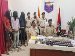 सिपाही भर्ती परीक्षा में फर्जीवाड़ा करने वाला गैंग चढ़ा पुलिस के हत्थे, भारी मात्रा में वॉकी-टॉकी बरामद, 5 गिरफ्तार