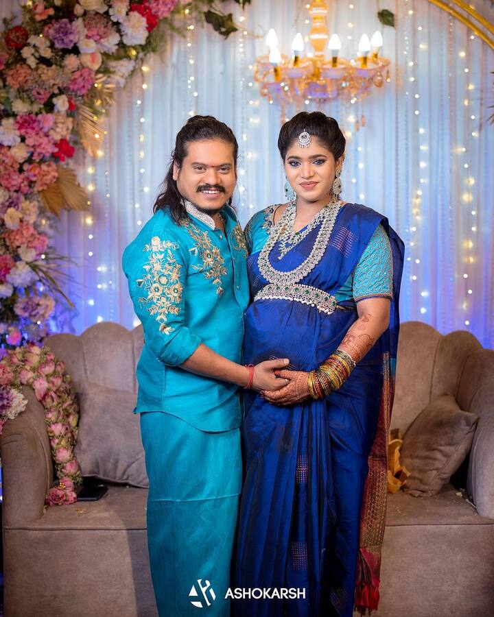 2022 ஆம் ஆண்டில் பென்சி ரியா என்பவரை திருமணம் செய்துகொண்டார். தன் மனைவி கர்ப்பமாக உள்ளார் என்ற செய்தியையும் முன்னர் அறிவித்தார்.